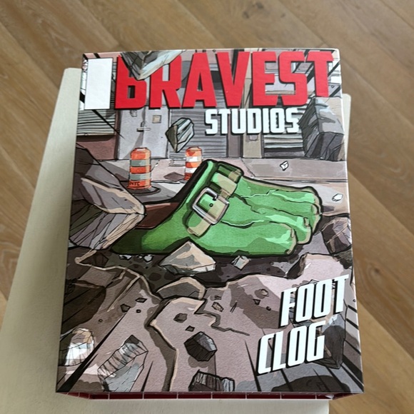 Bravest Hulk Foot Clogs - Picture 3 of 4